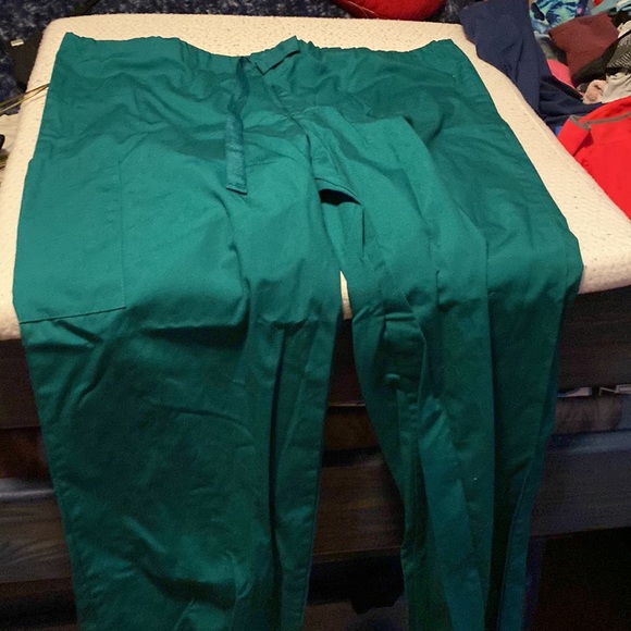 Scrub pants size medium - Picture 2 of 3